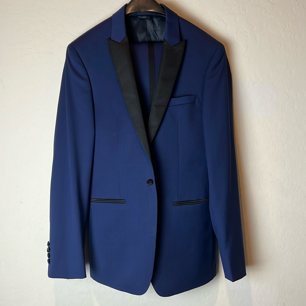 Beautiful blue Calvin Klein Toxido